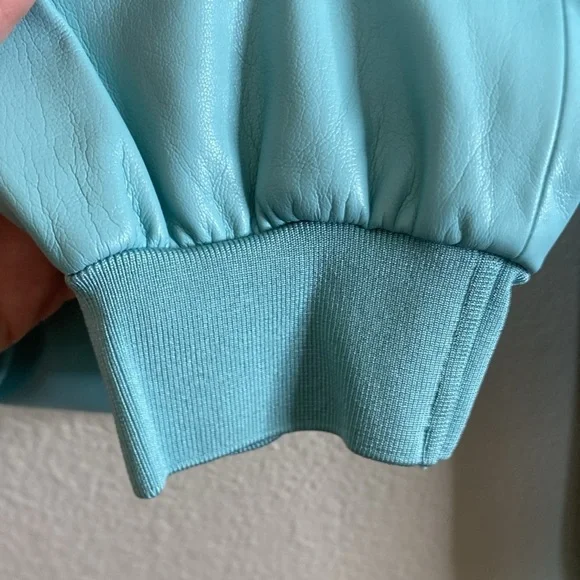 Alice + Olivia Pete aqua faux leather jogger pants size small in color breeze - Picture 5 of 7